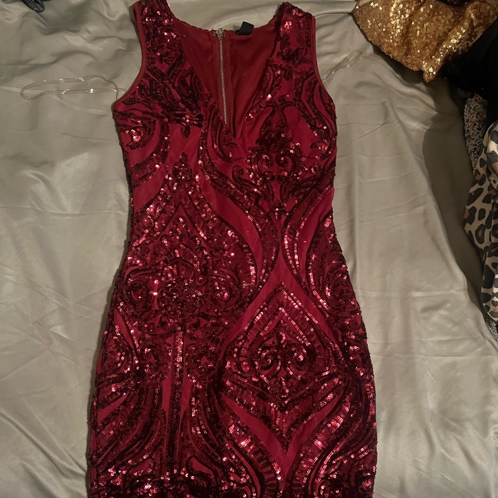 Dress - Picture 2 of 2